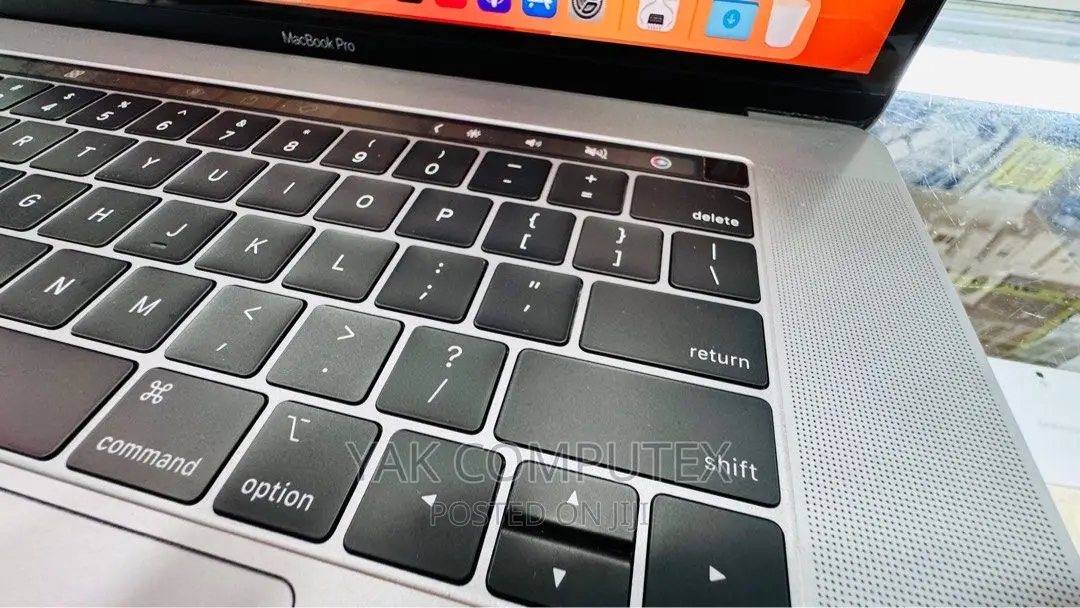 Laptop Apple MacBook 2016 16GB Intel Core I7 SSD 256GB