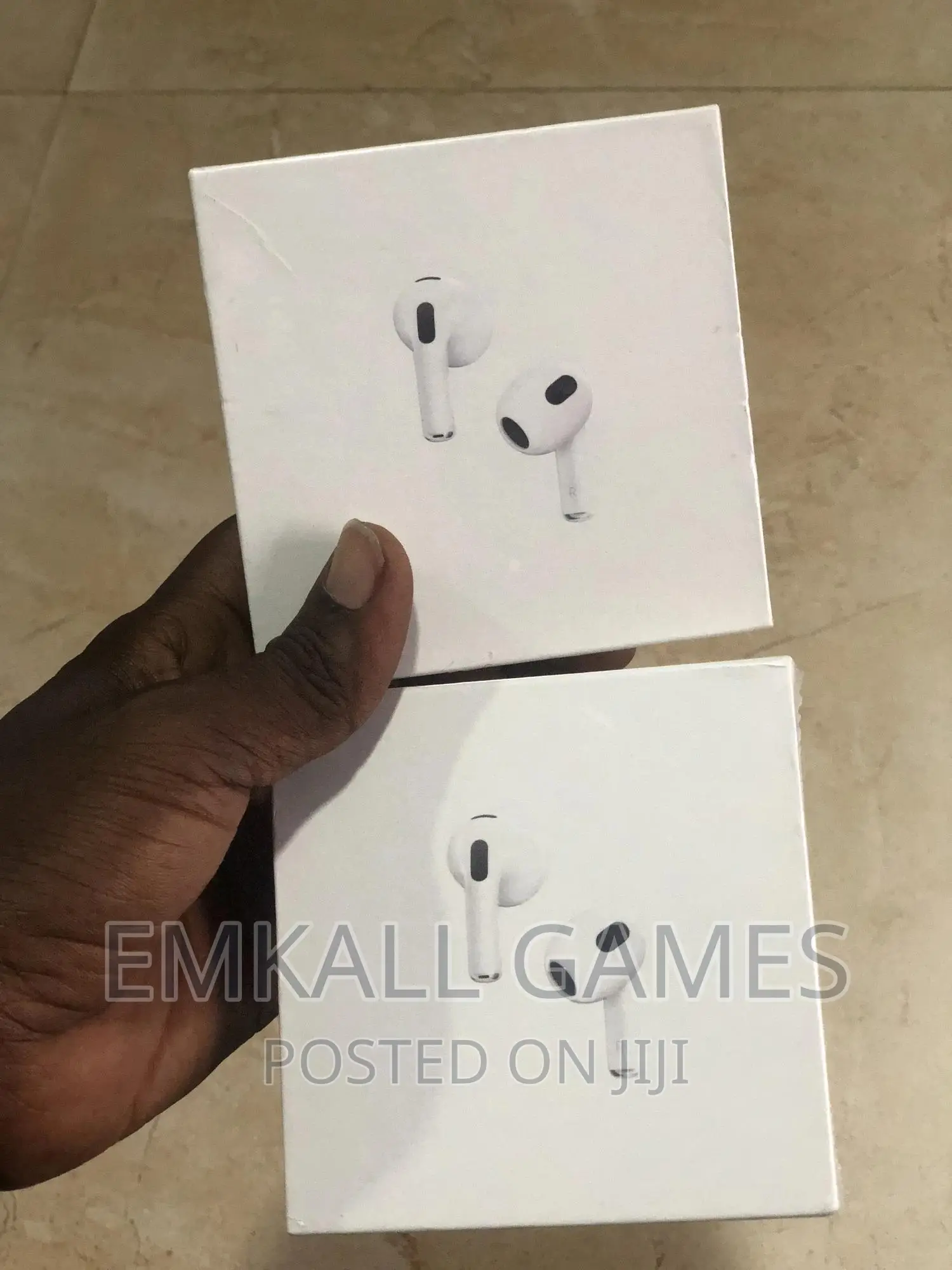 Airpods With Magsafe Changing Case