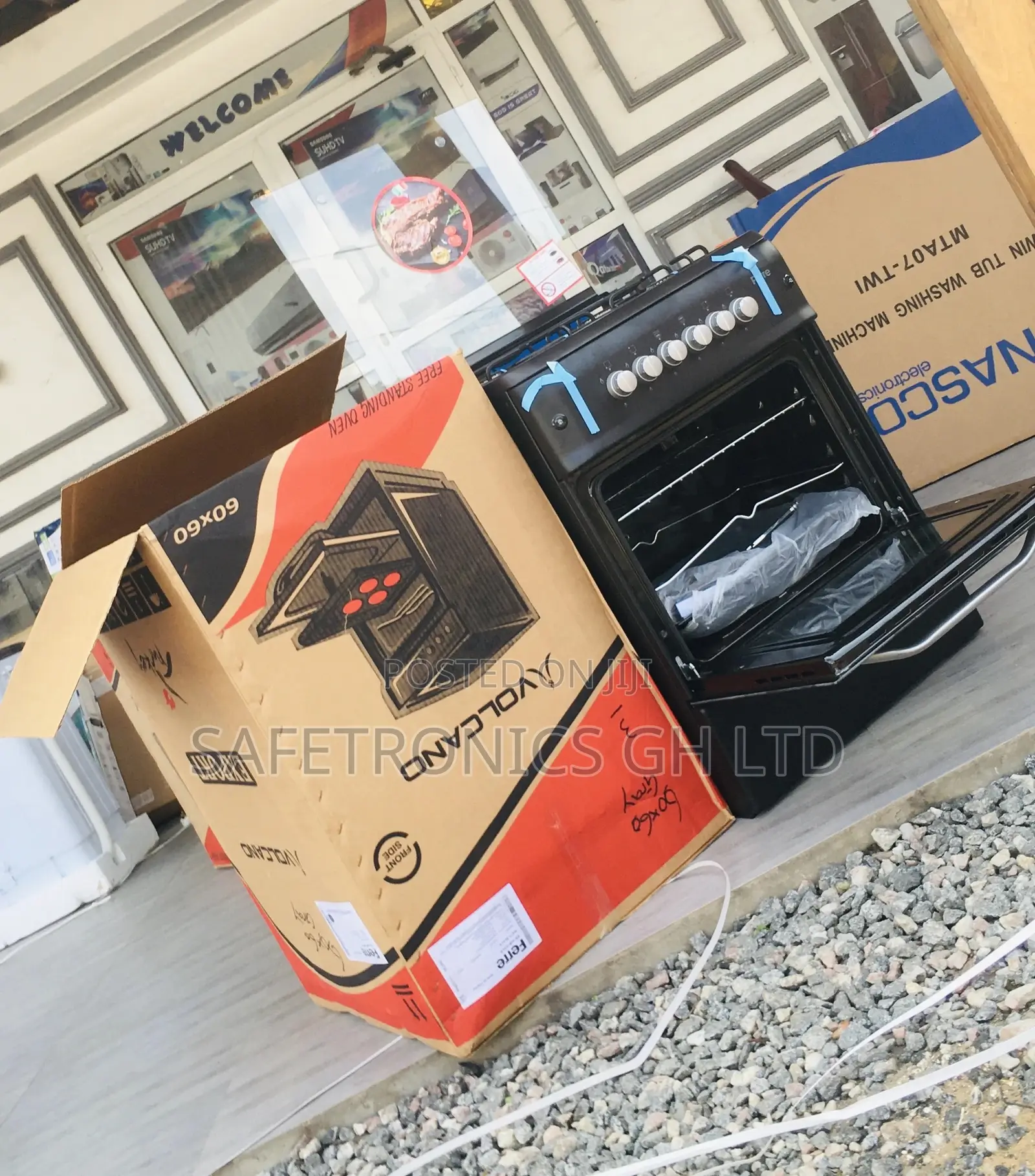 60x60 Oven With Grill Ferre Black Essential 4 Gas Burner