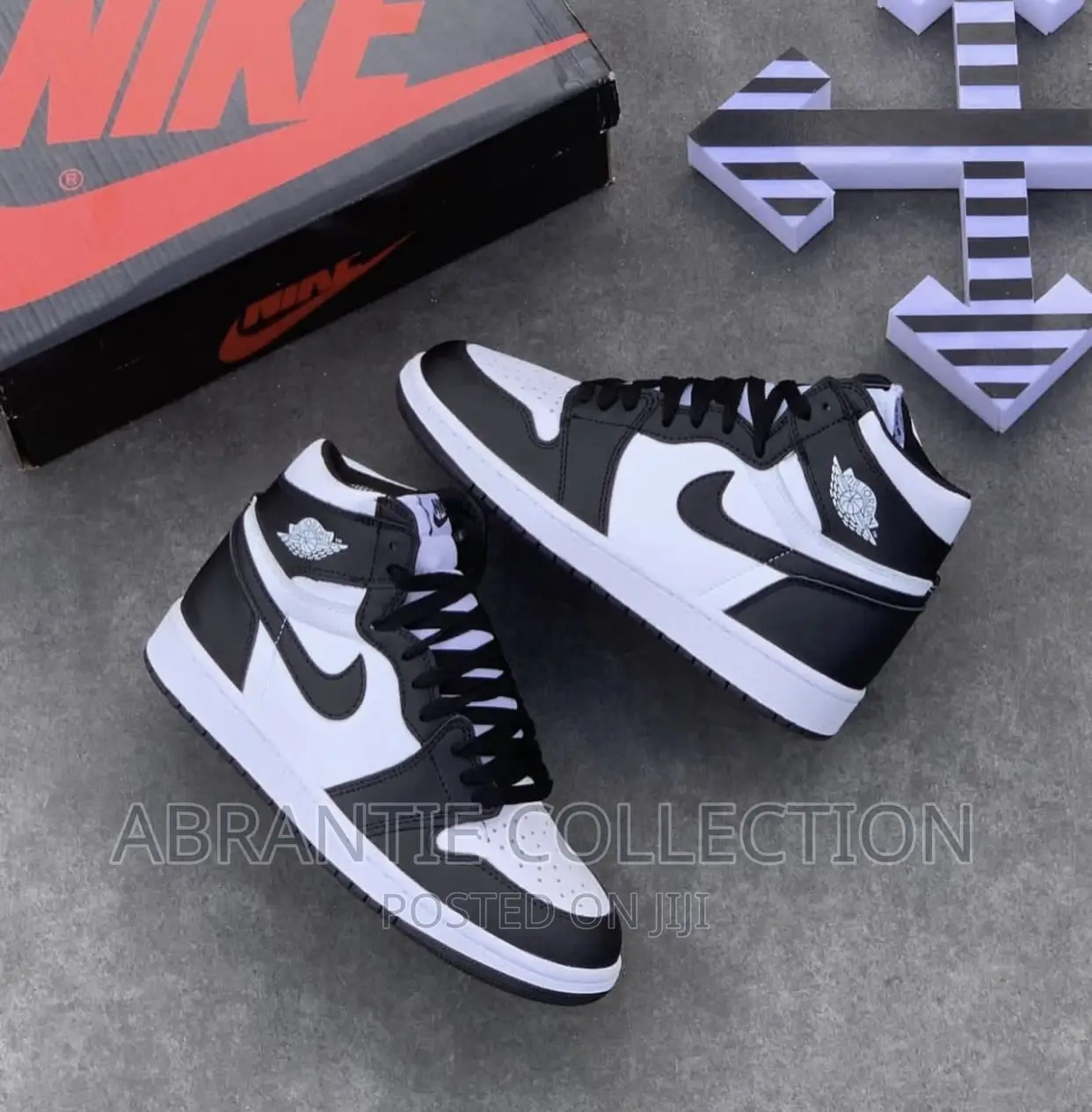 Air Jordan Retro 1 Black/White