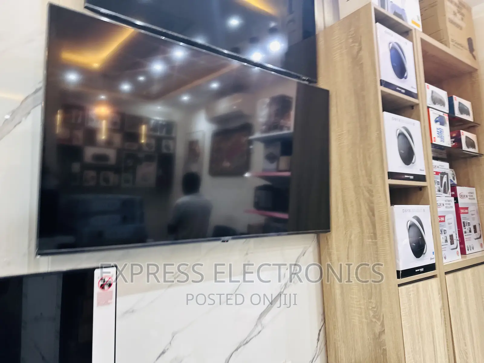 LG UHD Smart 65”Ur730–Glossy LED Display