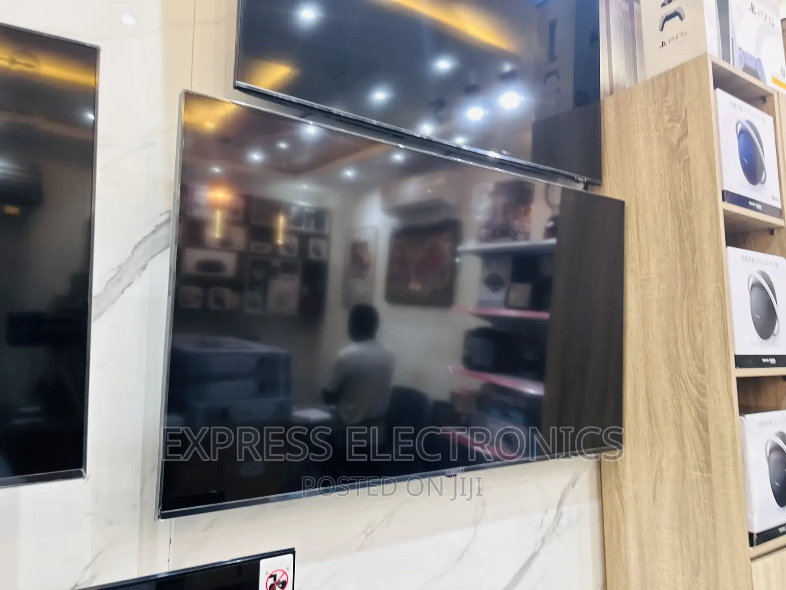 Enjoy Brilliant Colours UHD Smart LG 65”UR730