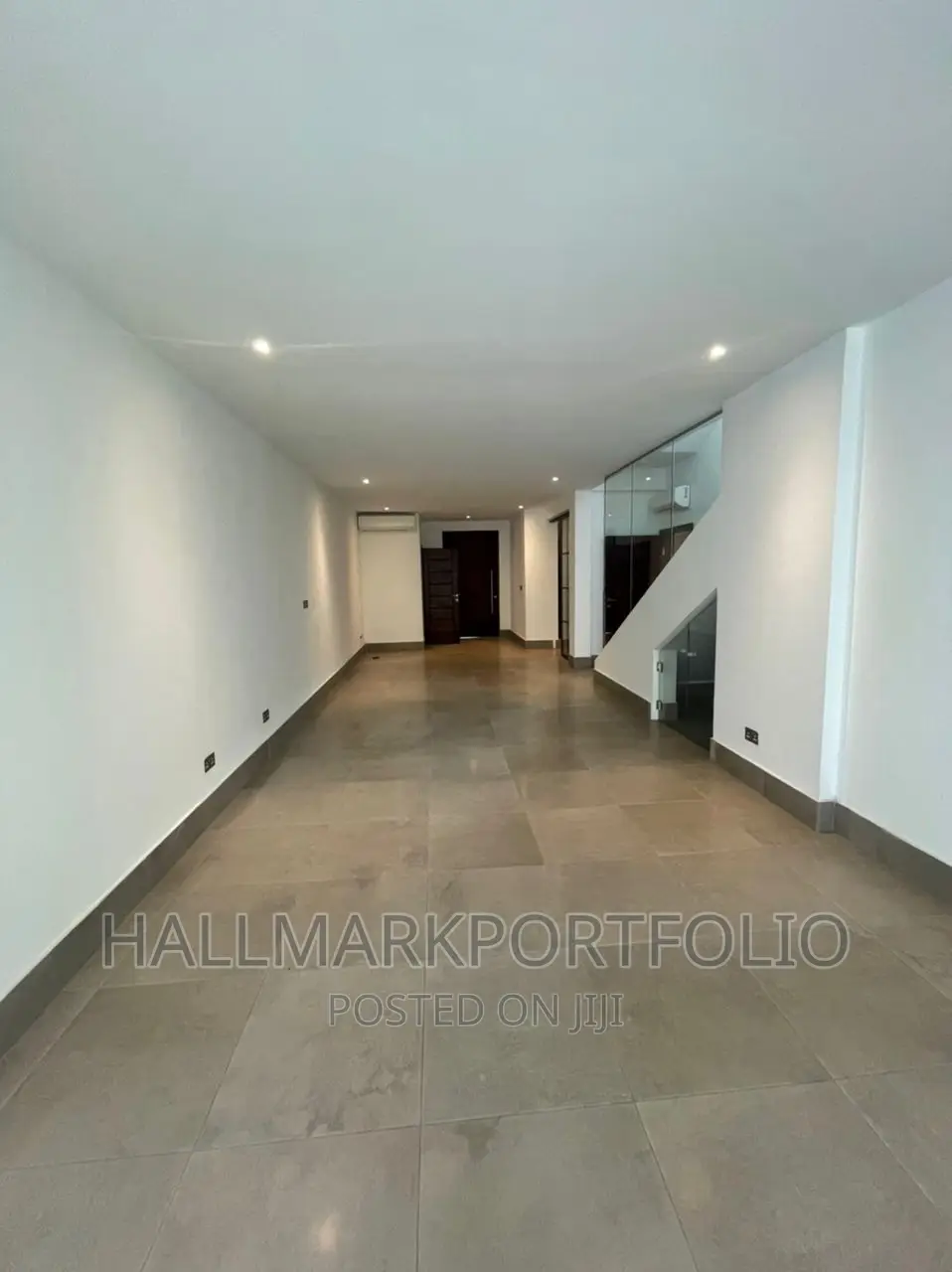 4bdrm Townhouse / Terrace in Cantonments for rent