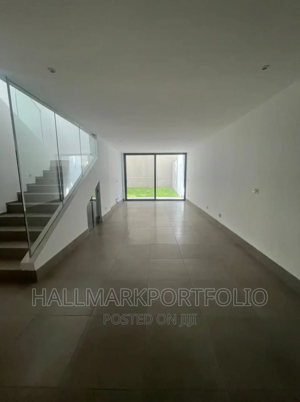 4bdrm Townhouse / Terrace in Cantonments for rent