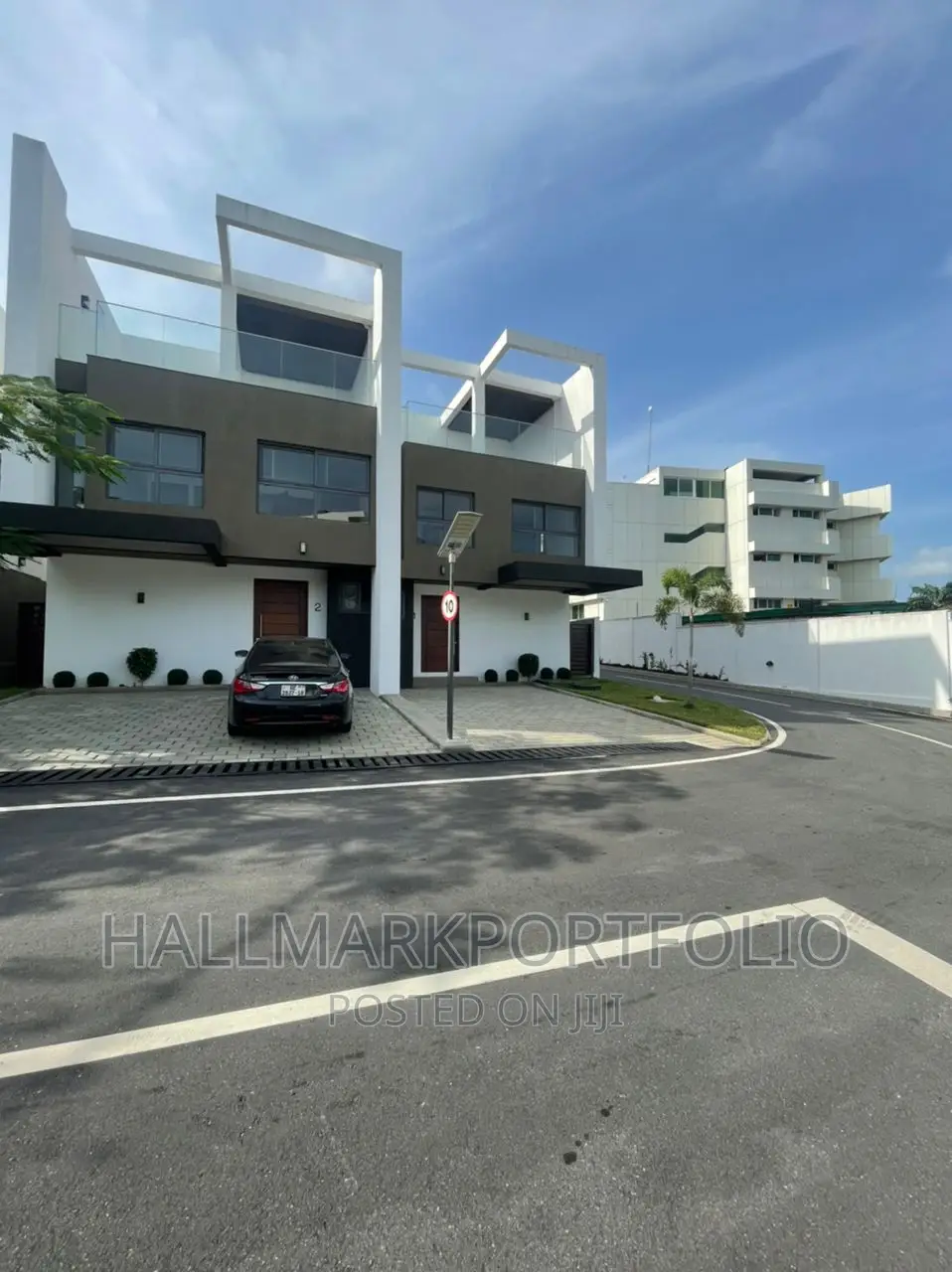 4bdrm Townhouse / Terrace in Cantonments for rent