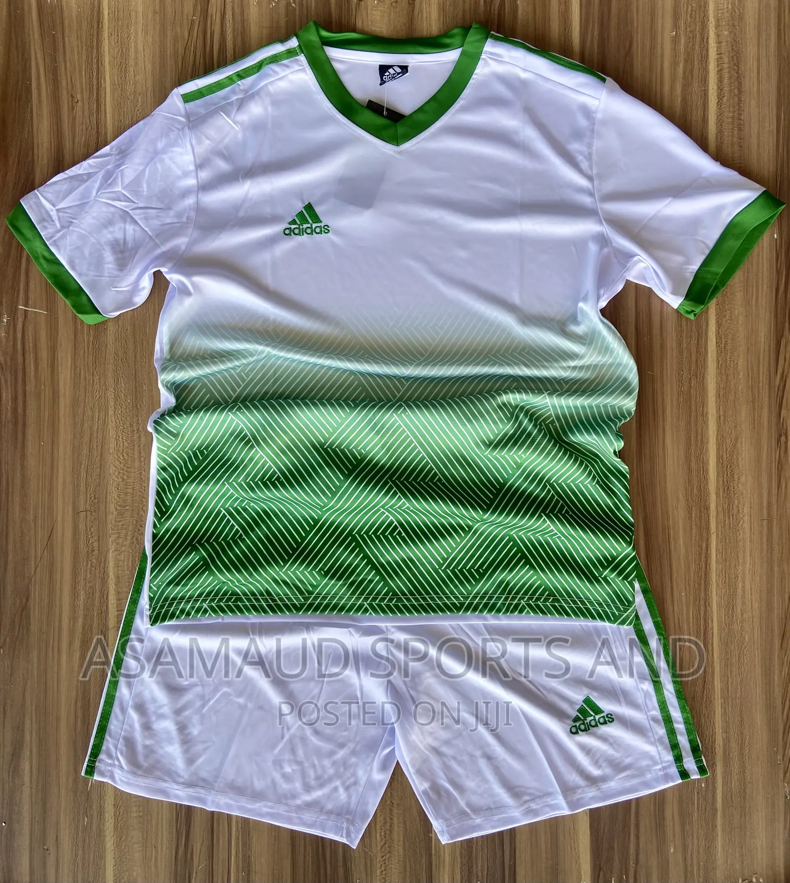 Original Set of Jerseys 16 Pieces Plus 2 Goalkeepers
