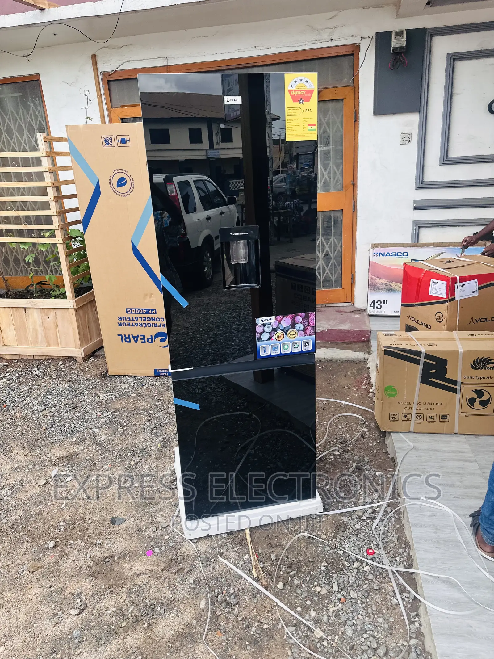 Quality Yet Affordable Pearl PF-400BG Fridge