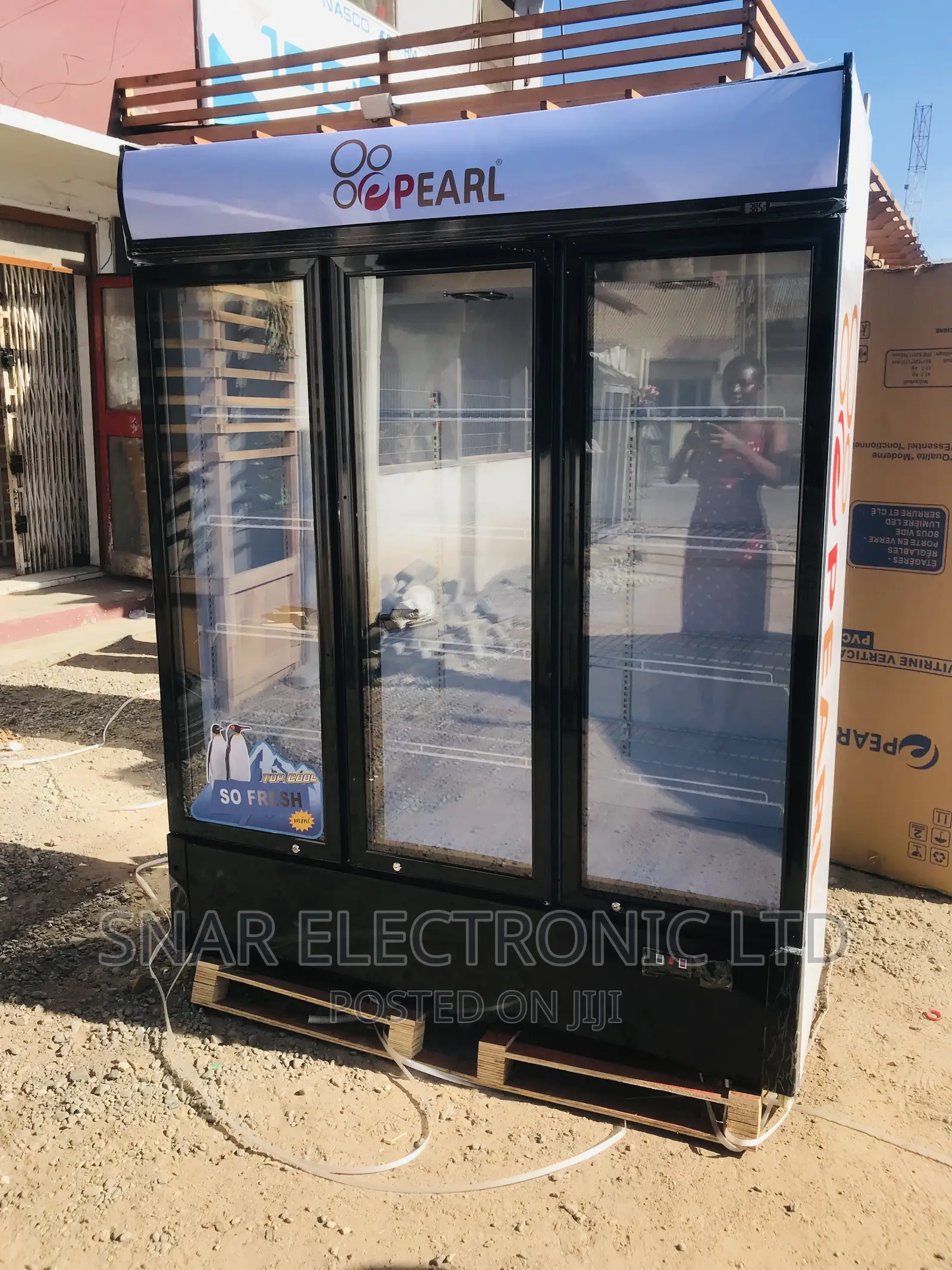 Quality Pearl 950 Liters 3 Doors Display Fridge