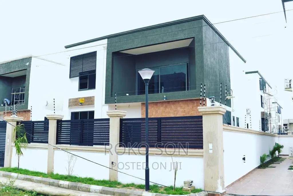 4bdrm Duplex in Dr Roko, Labone for sale
