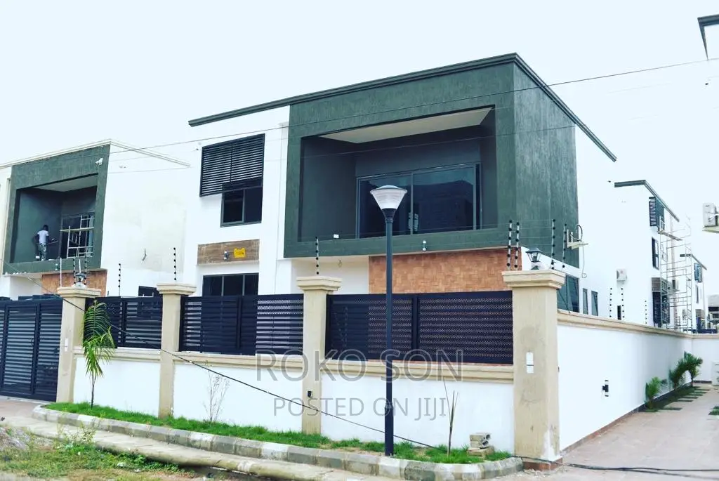 4bdrm Duplex in Dr Roko, Labone for sale