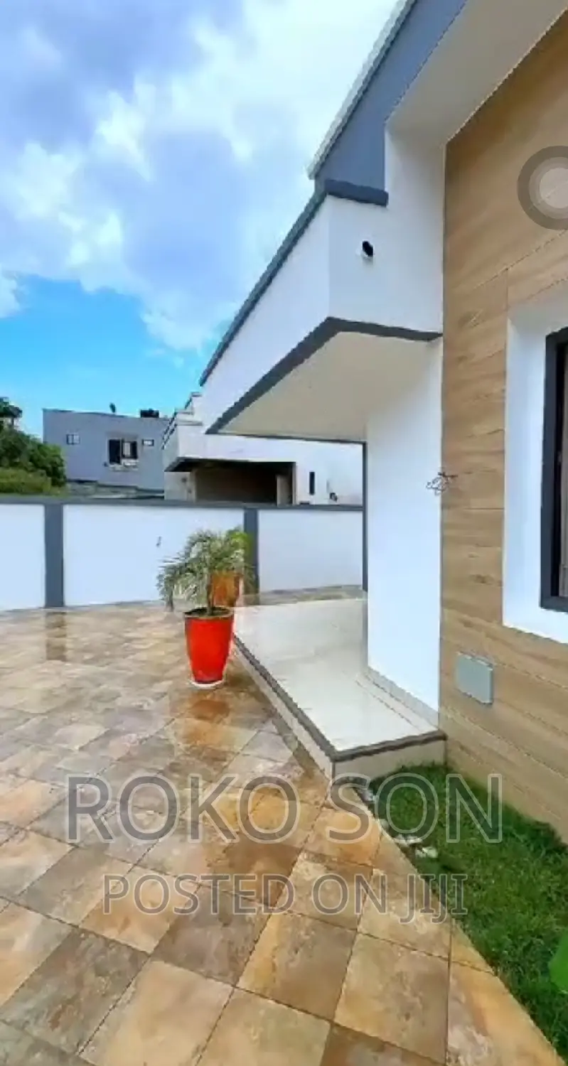 4bdrm House in Dr Roko, Dome for sale