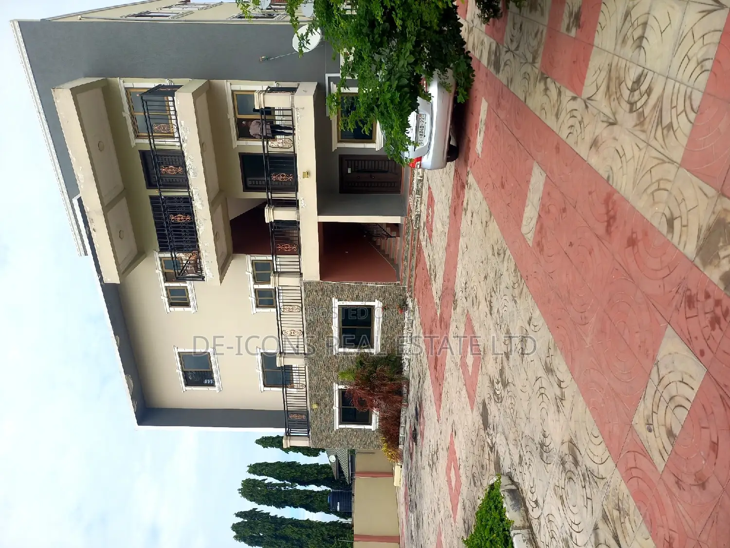 2bdrm Duplex in De-Icons Real Estate, Awutu Senya East Municipal