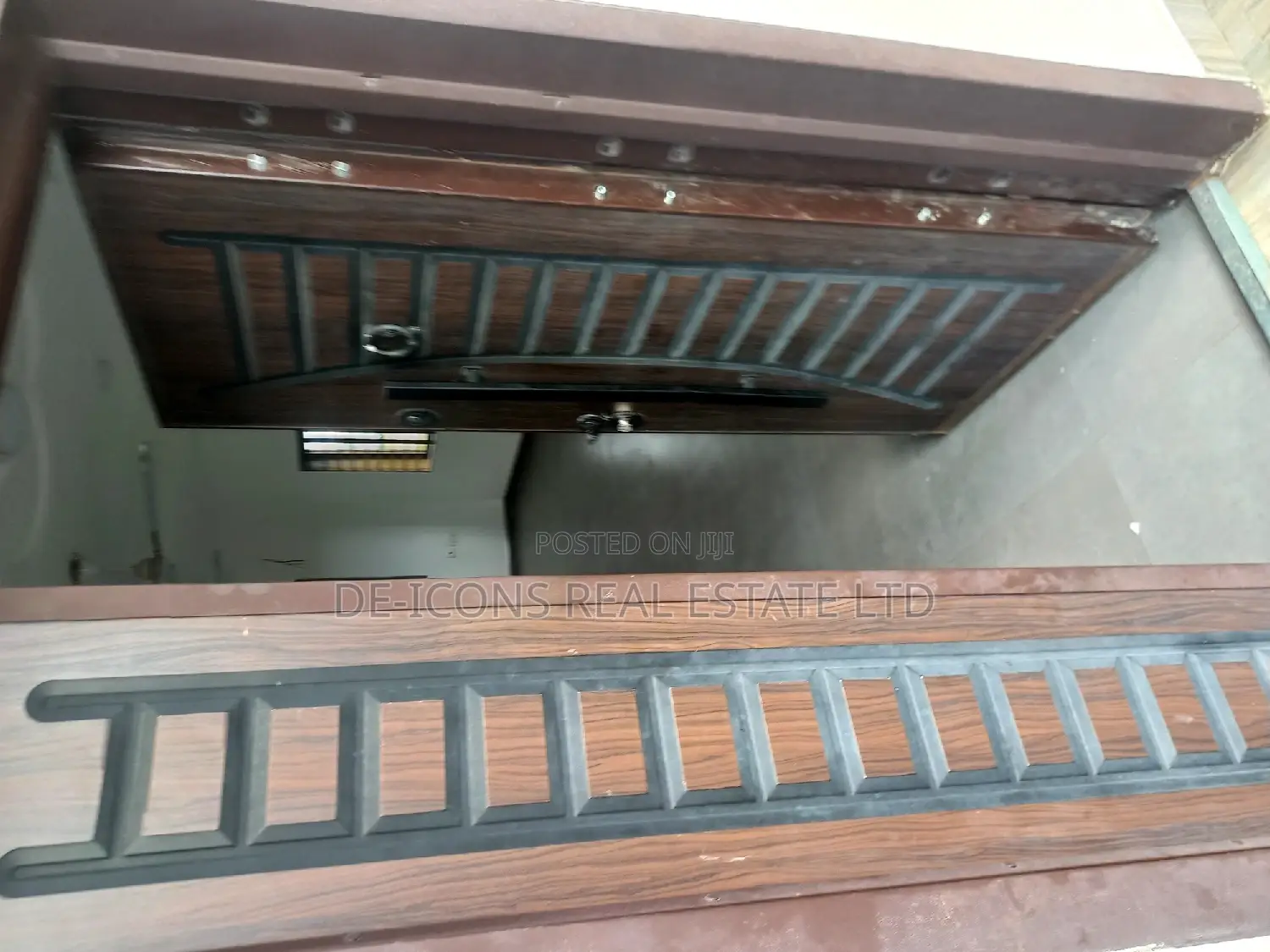2bdrm Duplex in De-Icons Real Estate, Awutu Senya East Municipal