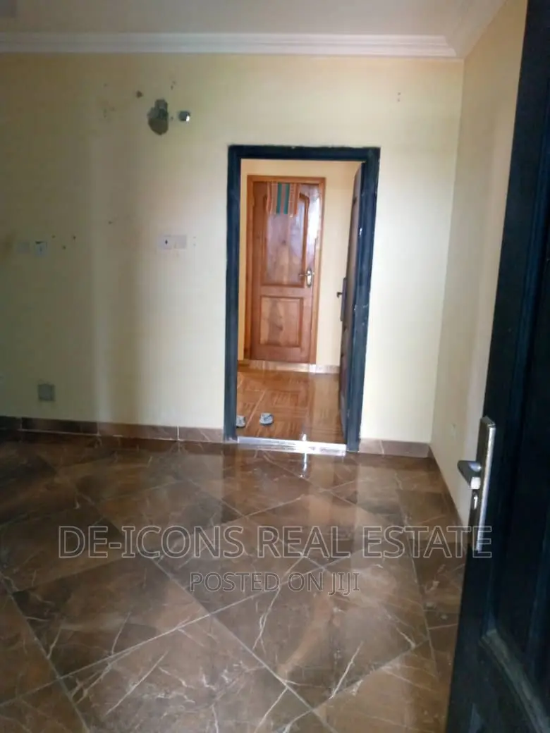 1bdrm Duplex in De-Icons Real Estate, Awutu Senya East Municipal