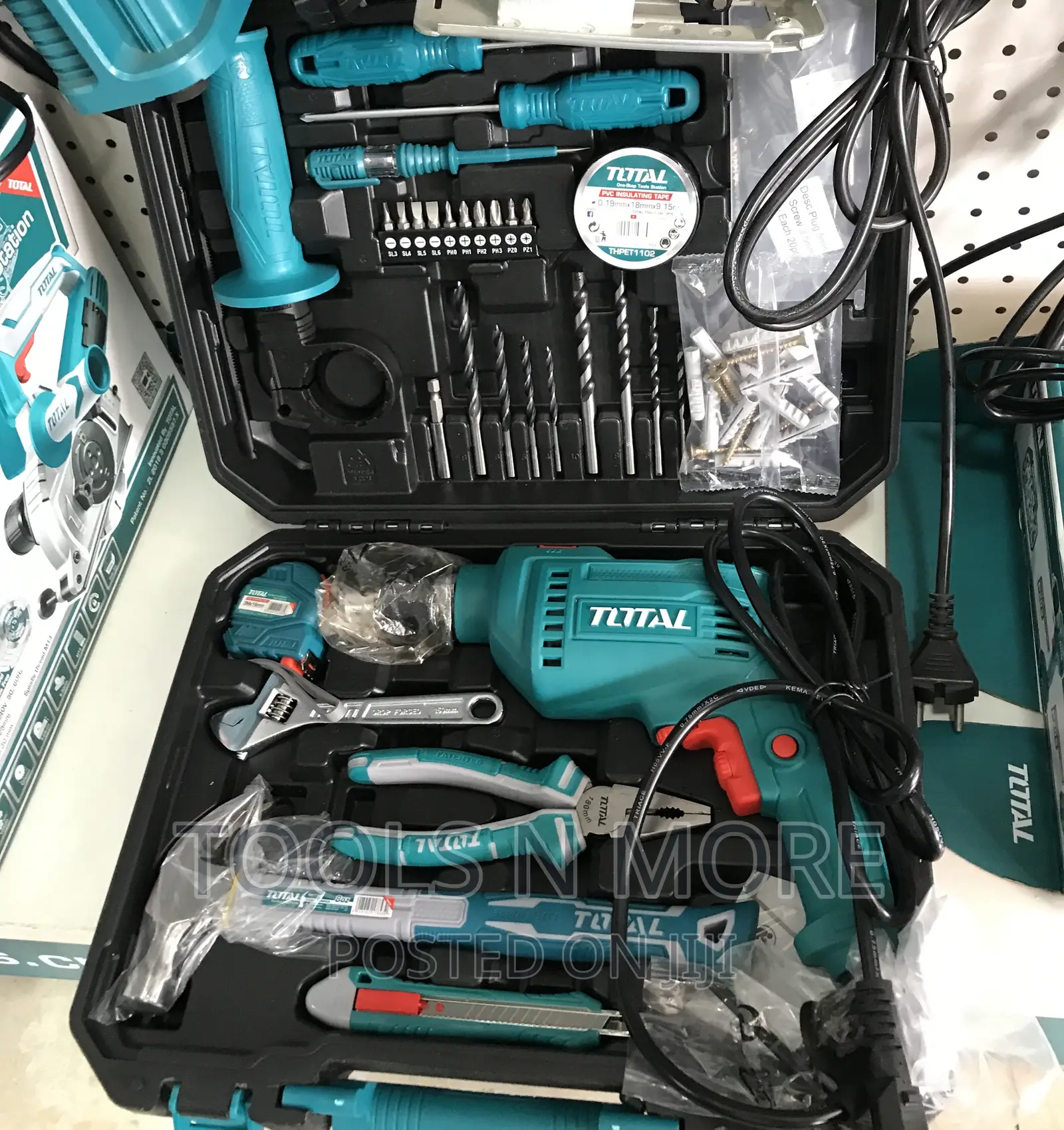 TOTAL 680W Impact Drill Set