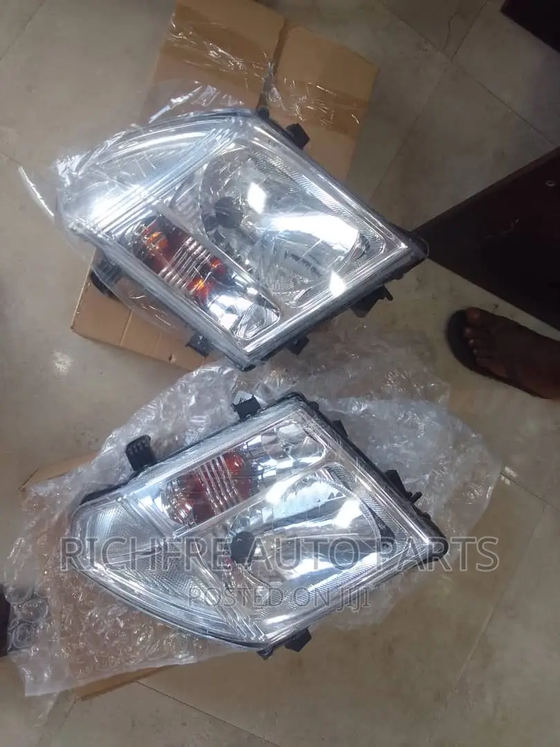 Nissan Navara 2006-2012 Headlight