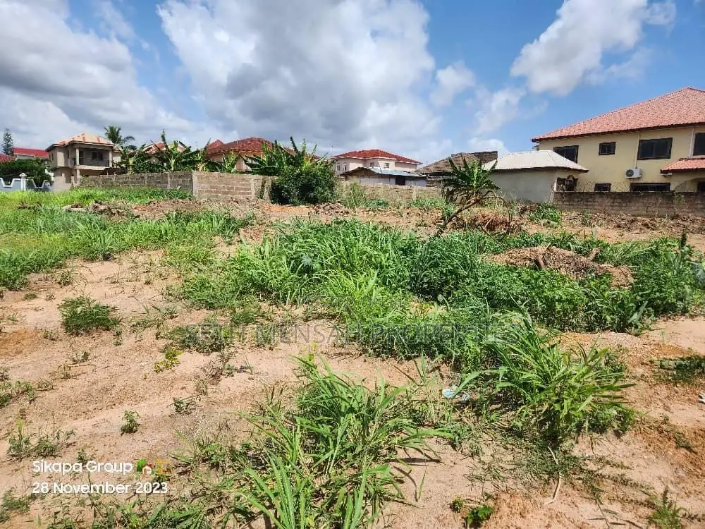 One Plot of Land for Sale at East Airport