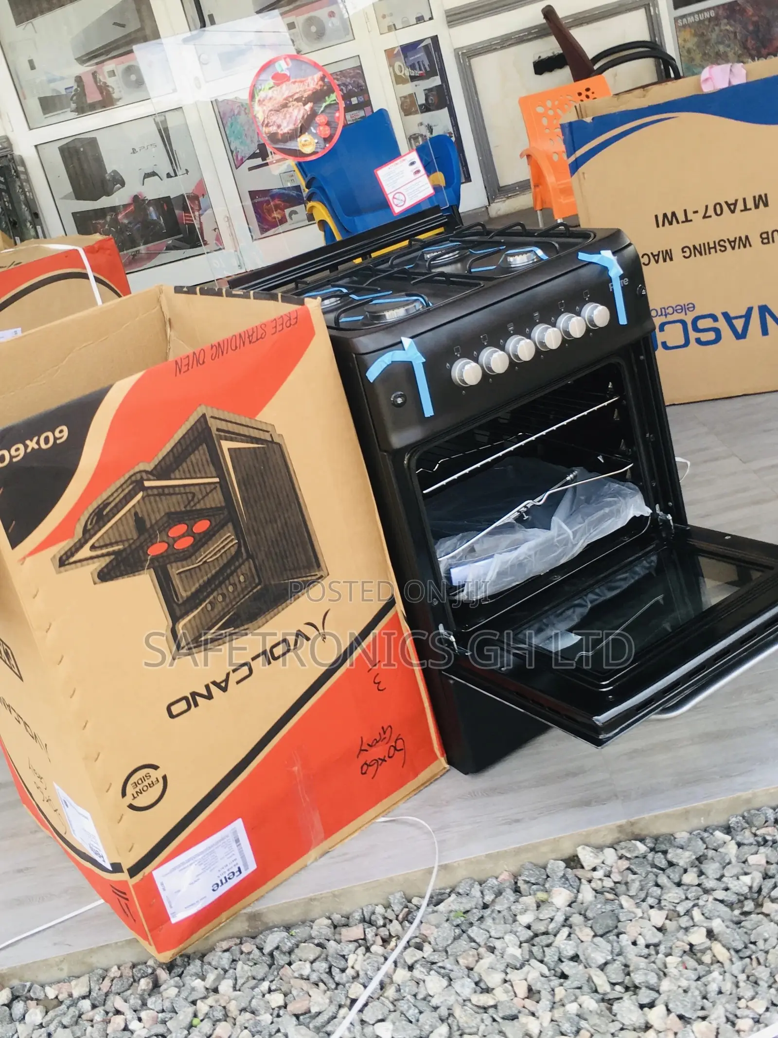 Elegant 60x60 Black Ferre Oven With Grill 4 Gas Burner