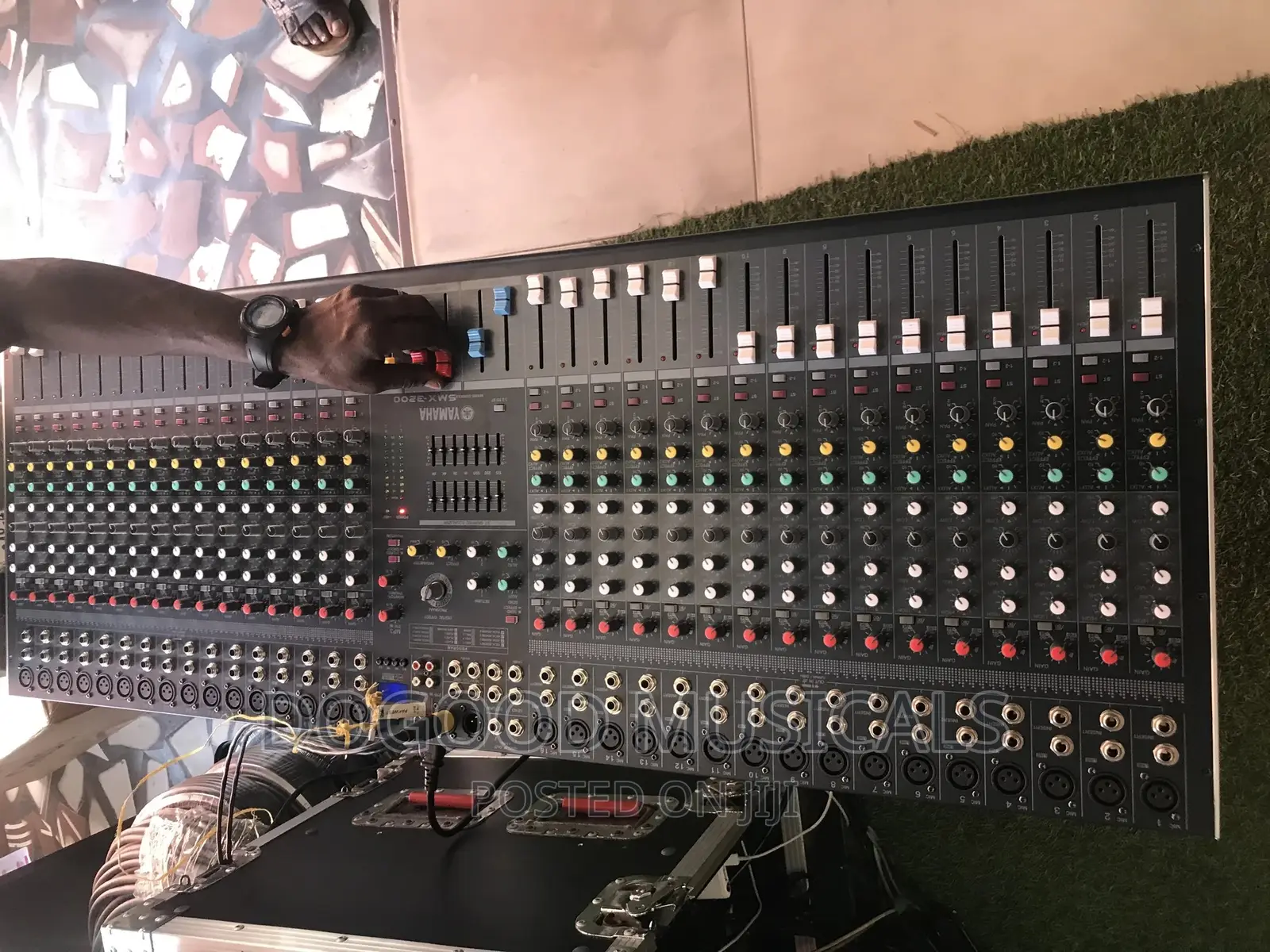 YAMAHA SMX3200 32channel Mixer