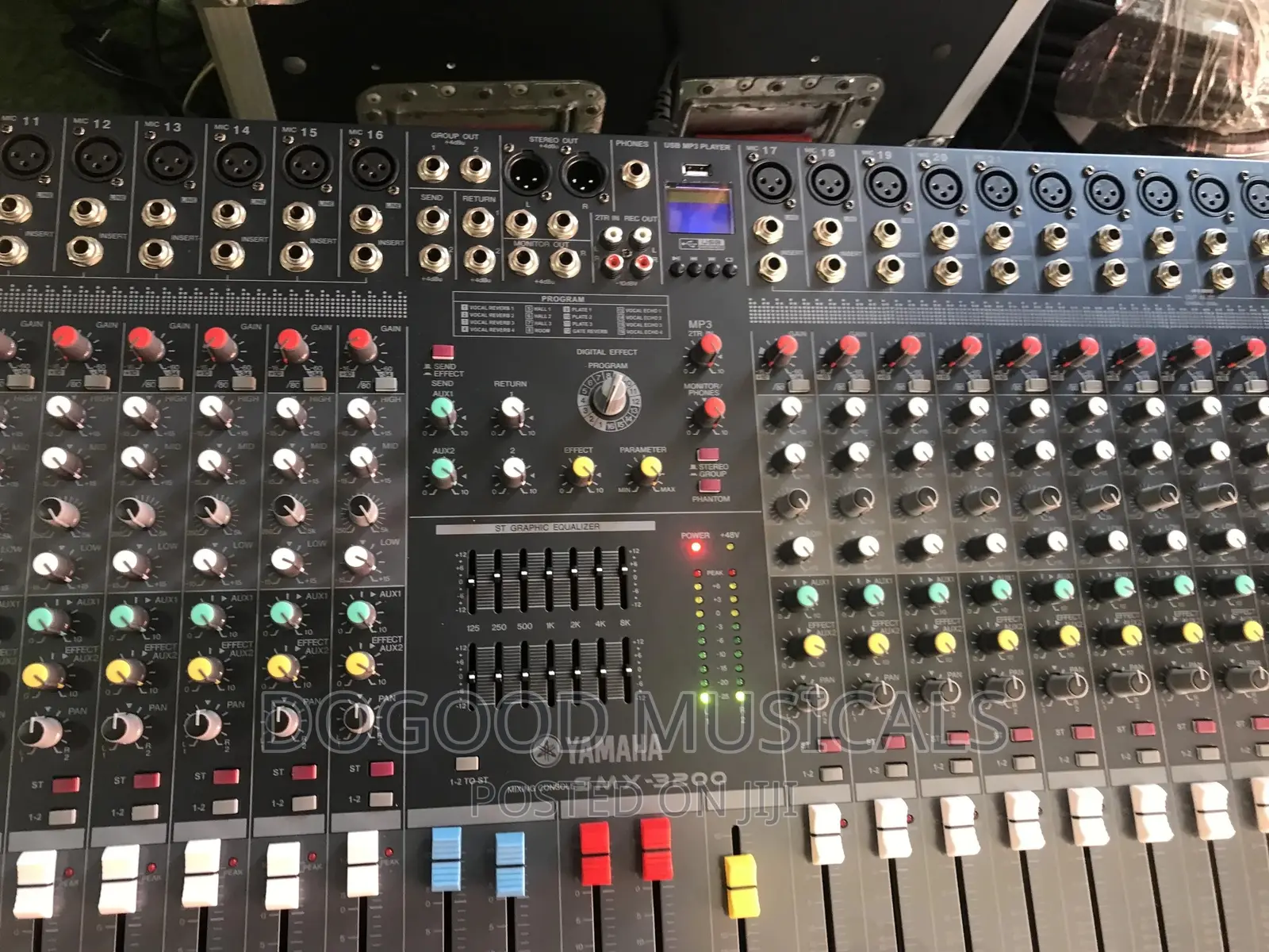 YAMAHA SMX3200 32channel Mixer