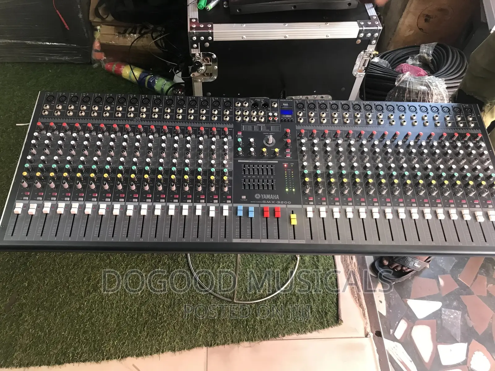 YAMAHA SMX3200 32channel Mixer
