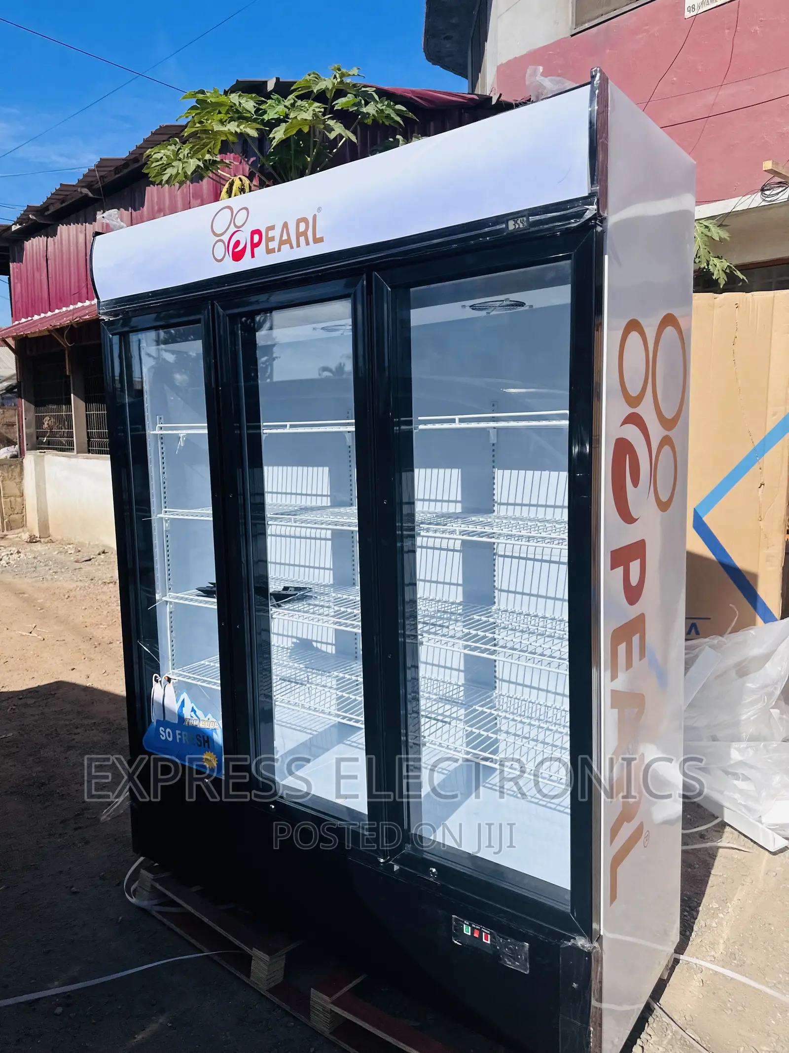 Easy to Us Three Doors Display Fridge Pearl PVC-150