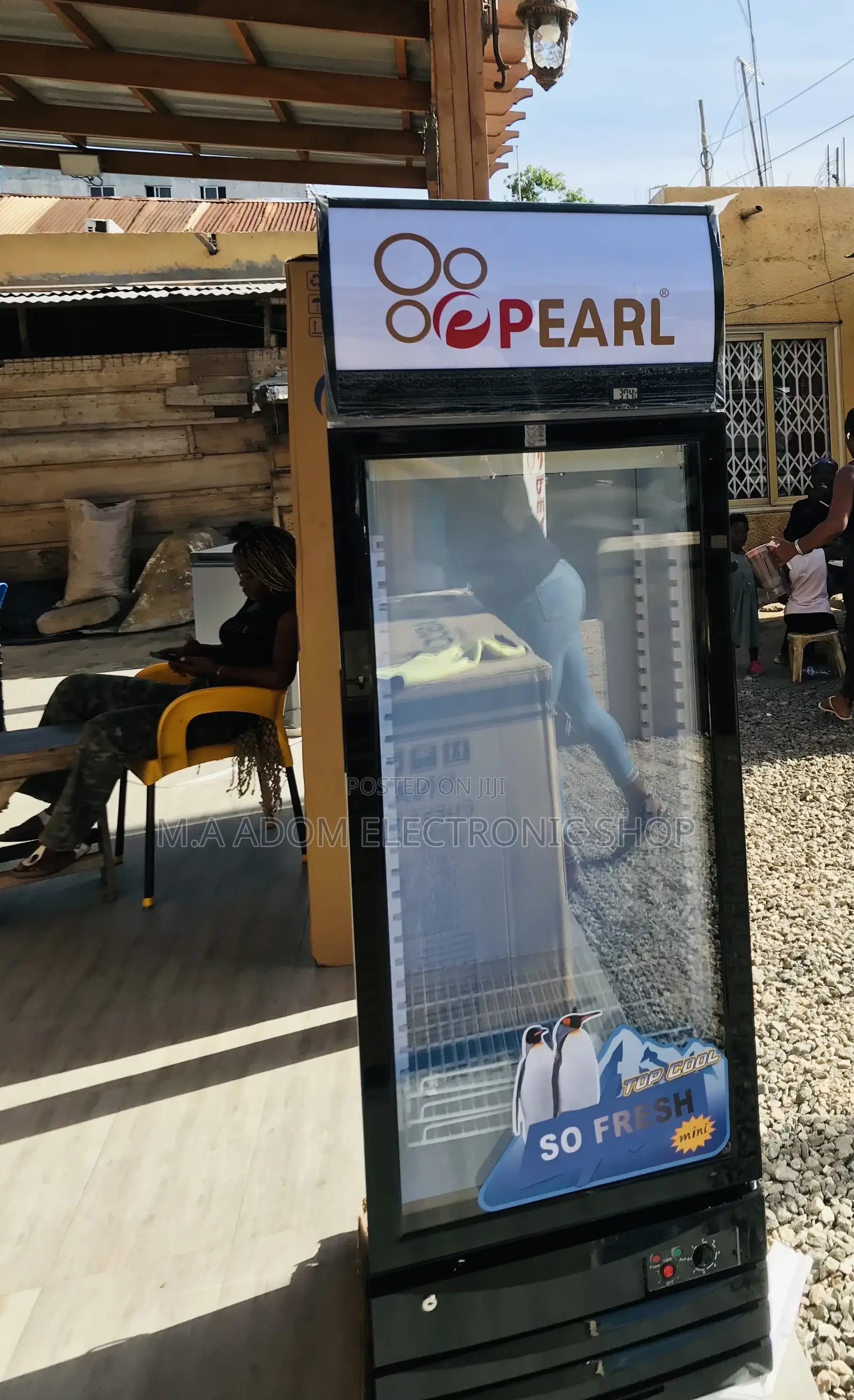 Super Chilling Pearl PVC-28 Single Door Beverage Cooler.