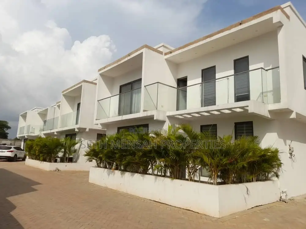 Furnished 3bdrm Townhouse/Terrace in Skm, Haatso for sale