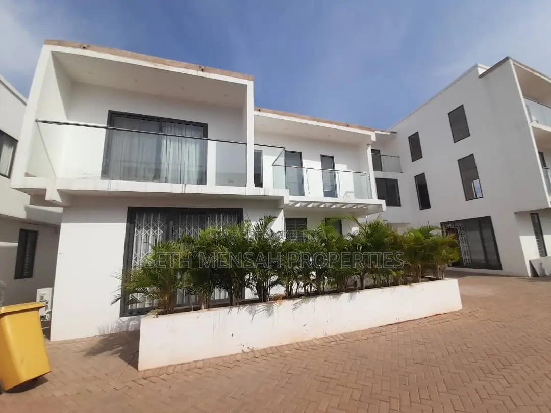 Furnished 3bdrm Townhouse/Terrace in Skm, Haatso for sale