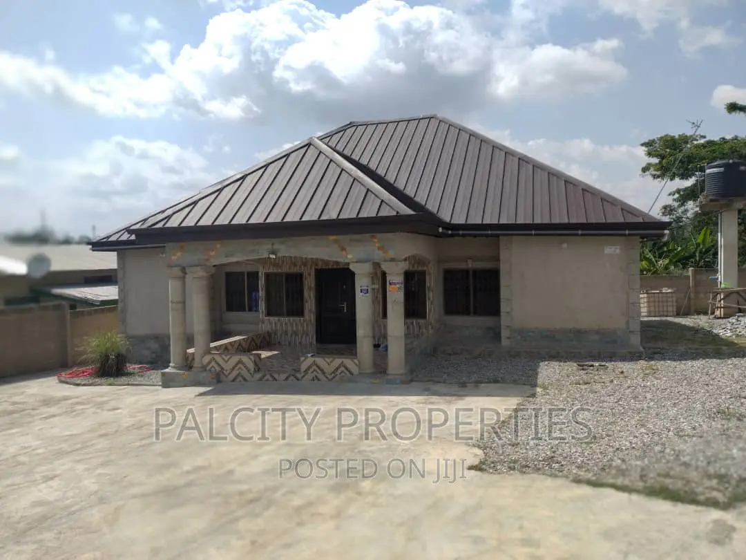 3bdrm House in Ejisu Krappa, Kumasi Metropolitan for sale