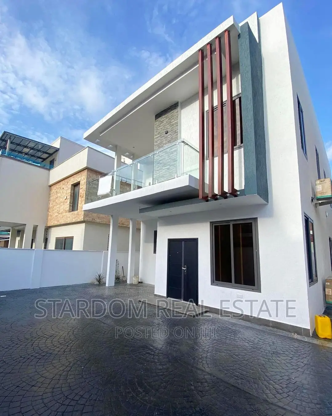 4bdrm Duplex in Adjiriganor for rent
