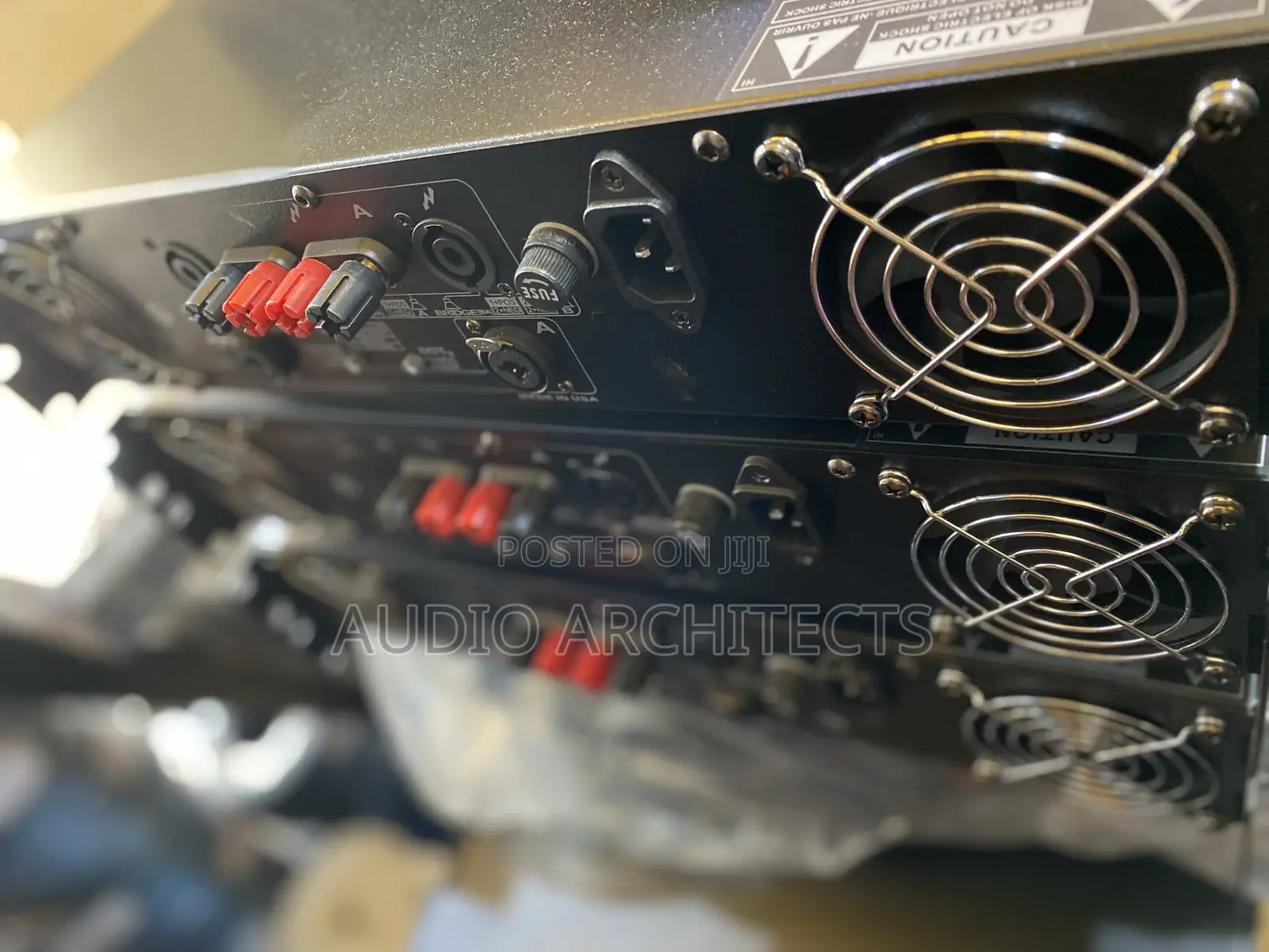 Power Amplifier Peavey (CS2000)