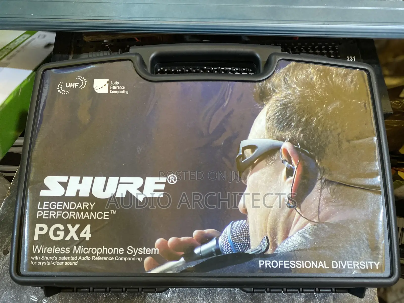 Shure 2 in 1 Lapel / Head Microphone (PGX4)