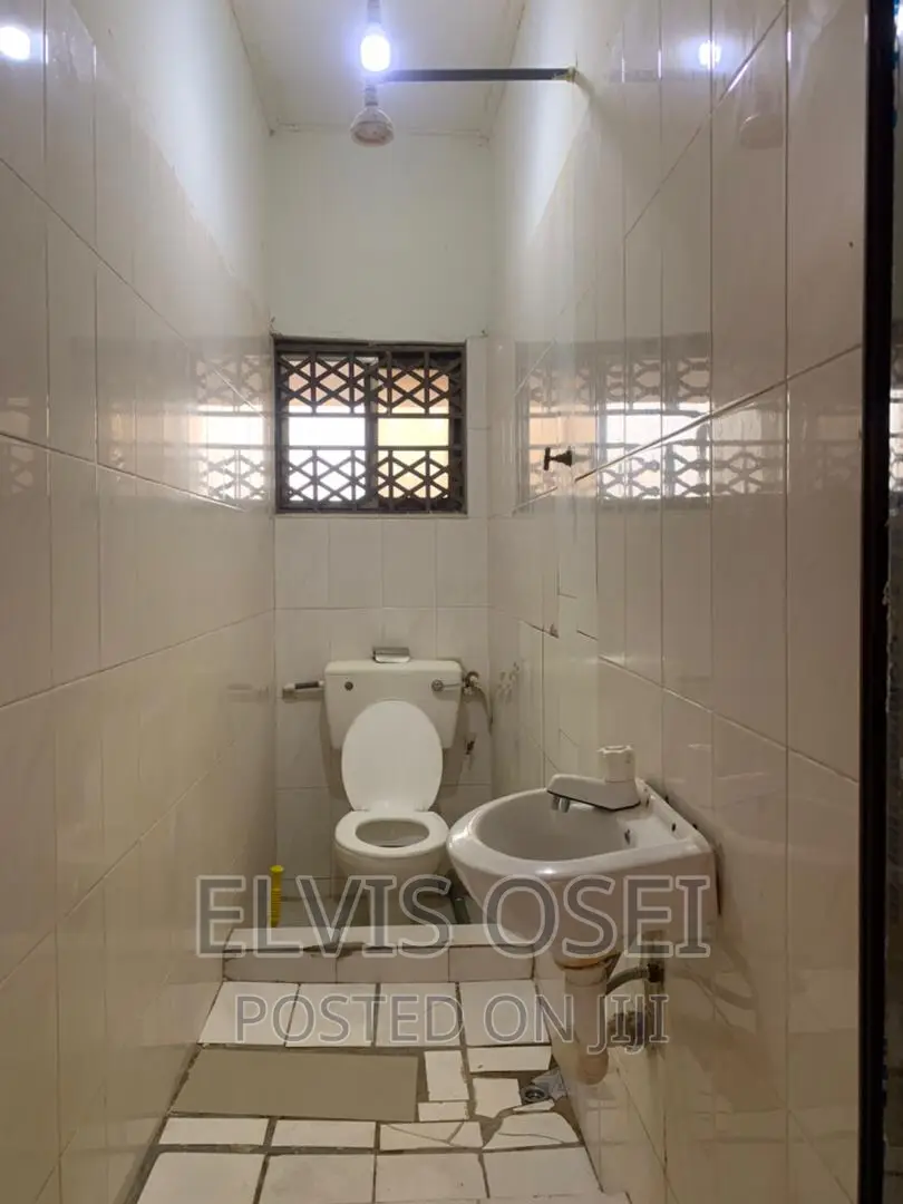 2bdrm Apartment in Awoshie Alang for rent