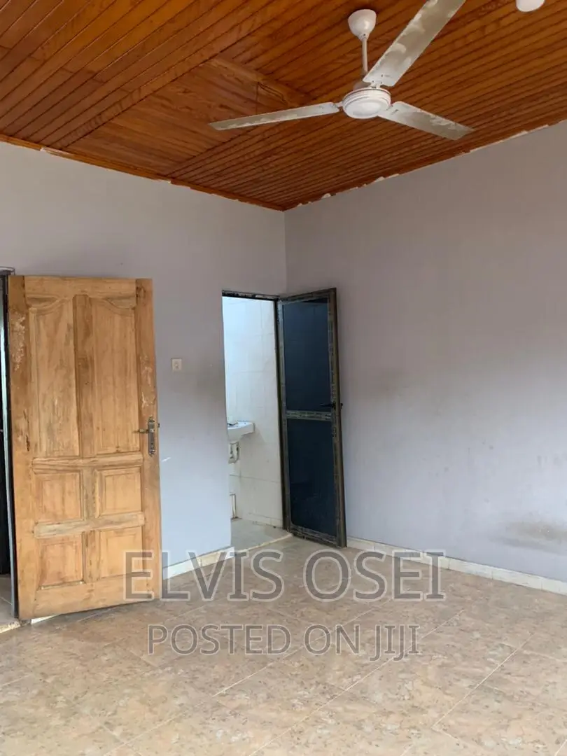 2bdrm Apartment in Awoshie Alang for rent
