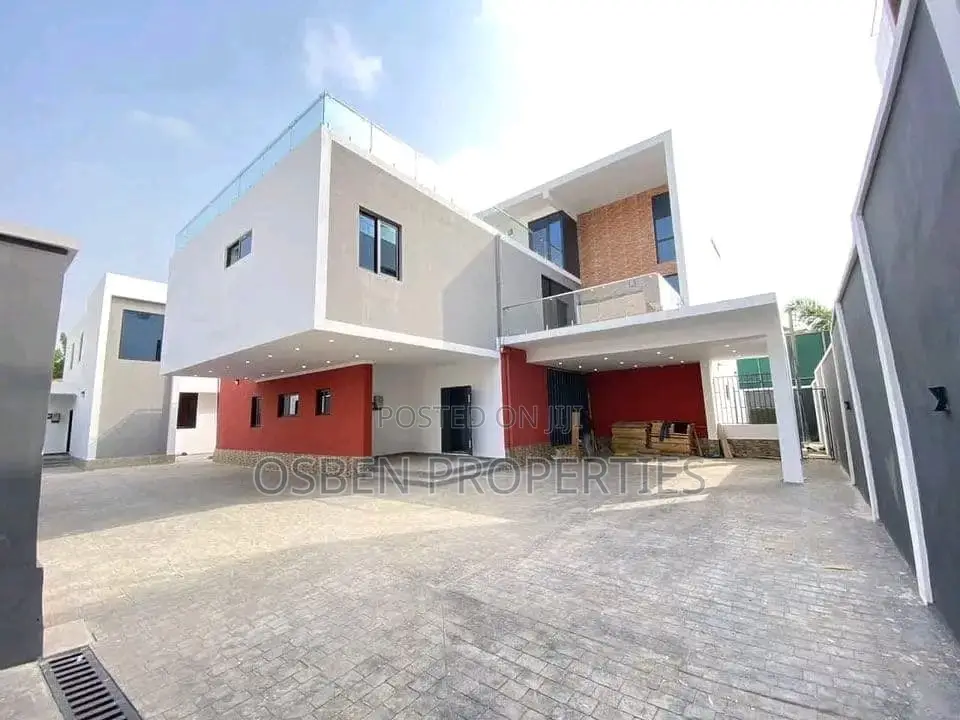 8bdrm Mansion in Pleasant Properties, Cantonments for sale