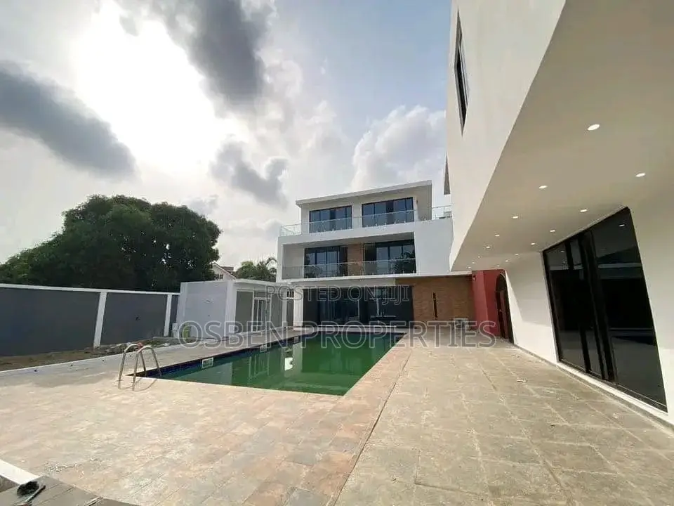 8bdrm Mansion in Pleasant Properties, Cantonments for sale