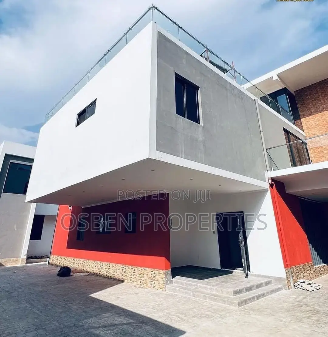 8bdrm Mansion in Pleasant Properties, Cantonments for sale