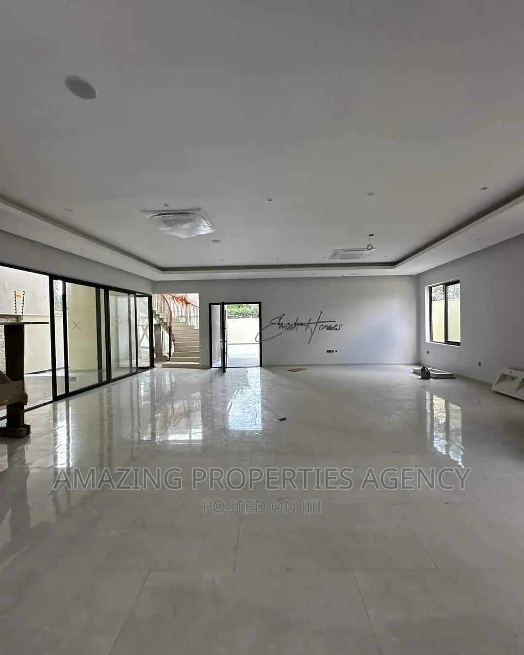 7bdrm House in 7 Bedroom Swim Pool for sale