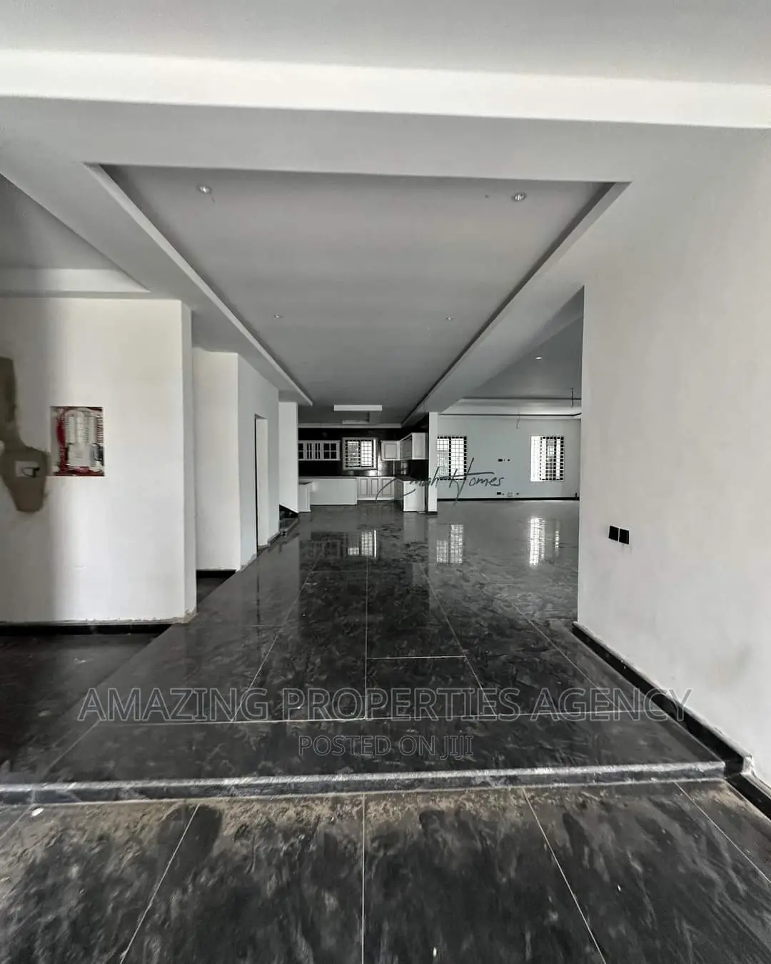 7bdrm House in 7 Bedroom Swim Pool for sale