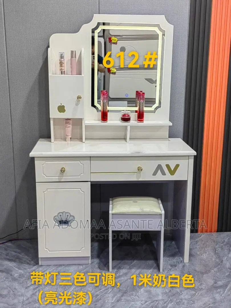 Luxurious Style Vanity Dressing Mirror With Led Light
