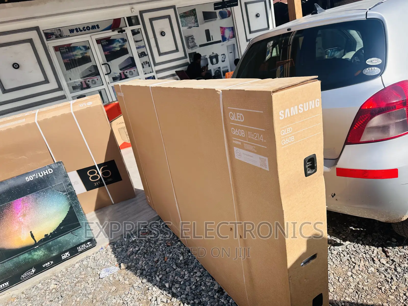 Immersive Cinematic Experience QLED Smart Samsung 85”Q60B