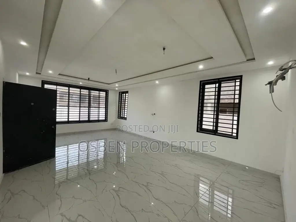 4bdrm Duplex in Pleasant Properties, East Legon for sale