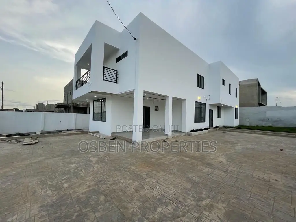 4bdrm Duplex in Pleasant Properties, East Legon for sale