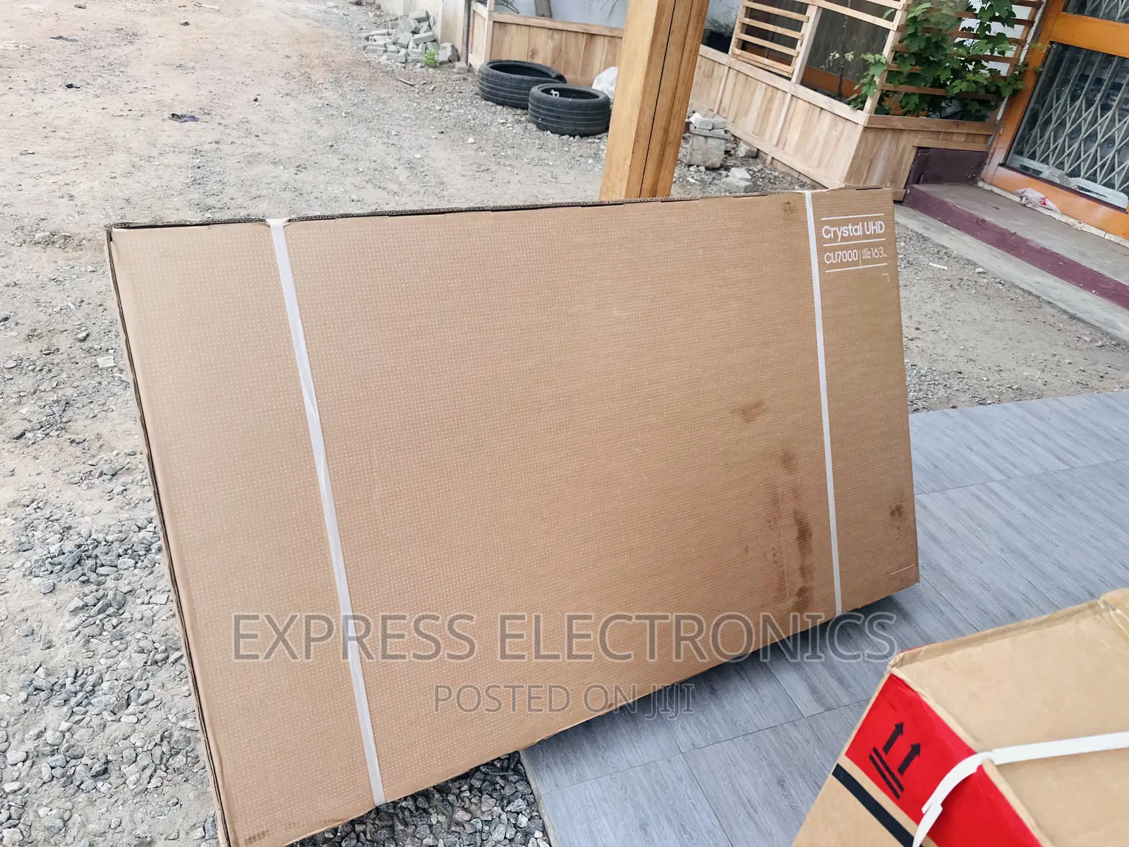 Modern Technology UHD Smart Samsung 55”Au7000