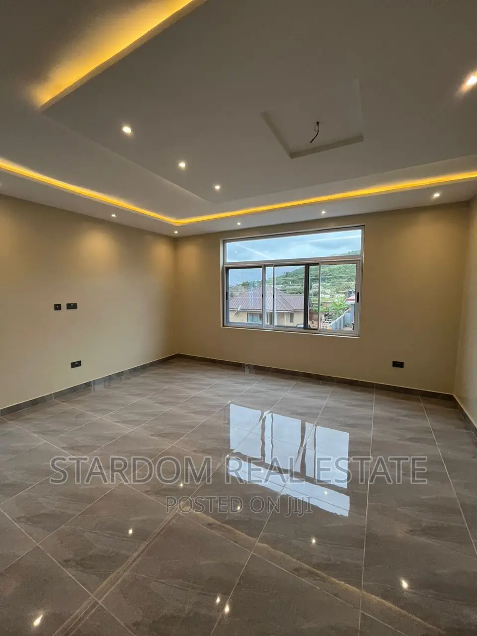 4bdrm Duplex in Oyarifa Mall Area for rent