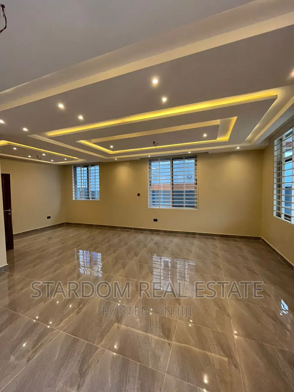 4bdrm Duplex in Oyarifa Mall Area for rent