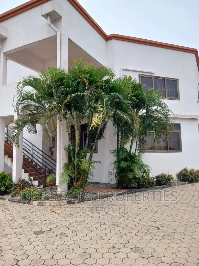 3bdrm Townhouse/Terrace in Cantonments for sale