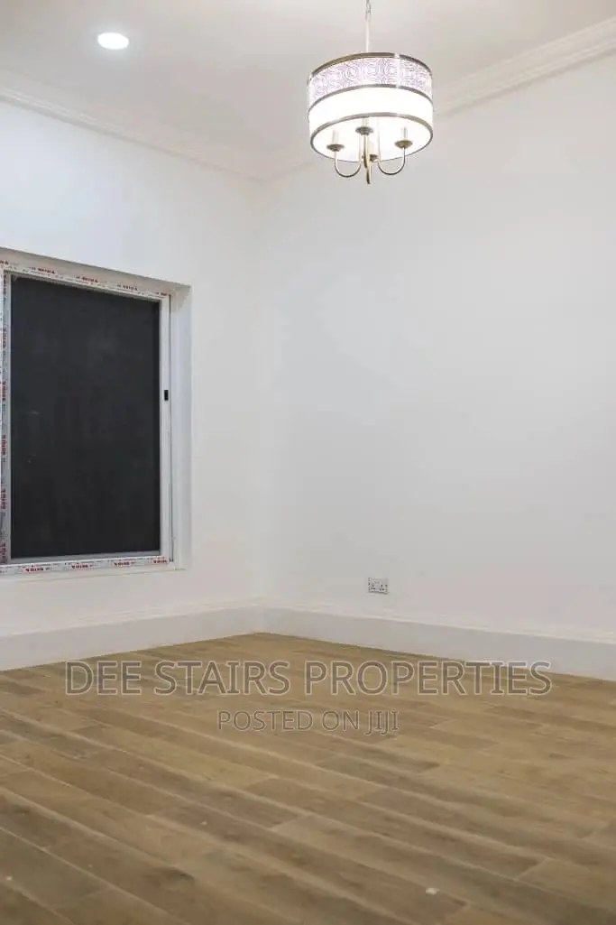 4bdrm House in East Airport for sale