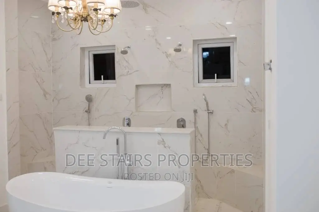 4bdrm House in East Airport for sale